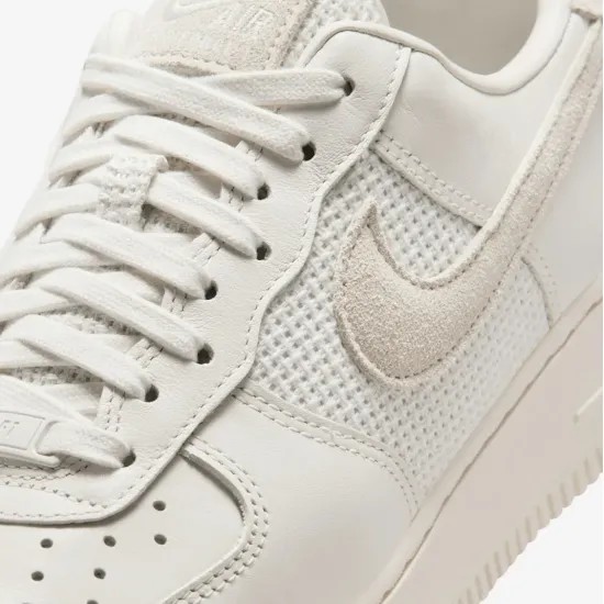 Кросівки Nike Air Force 1 '07 IQ0275-030
