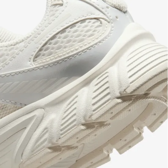 Кросівки Nike V5 RNR IQ0276-030