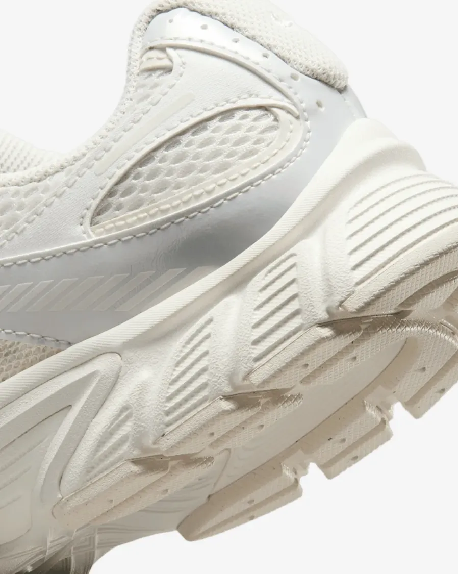 Кросівки Nike V5 RNR IQ0276-030