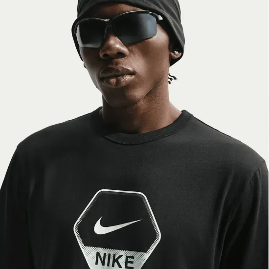 Футболка Nike Sportswear IQ0471-011