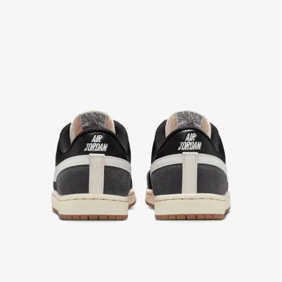 Кросівки Nike Air Jordan Skyline Low IQ0704-001