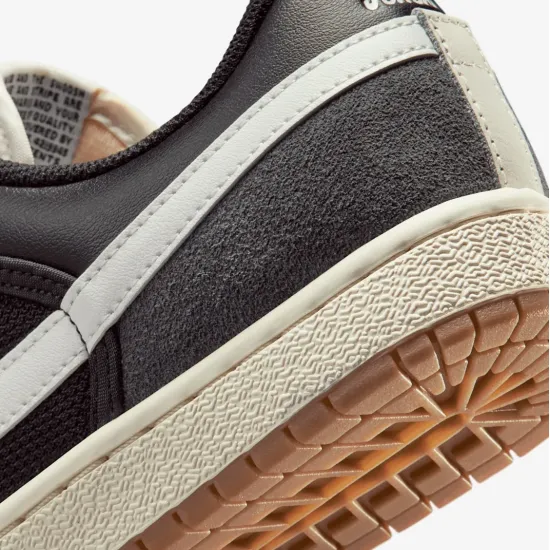 Кросівки Nike Air Jordan Skyline Low IQ0704-001