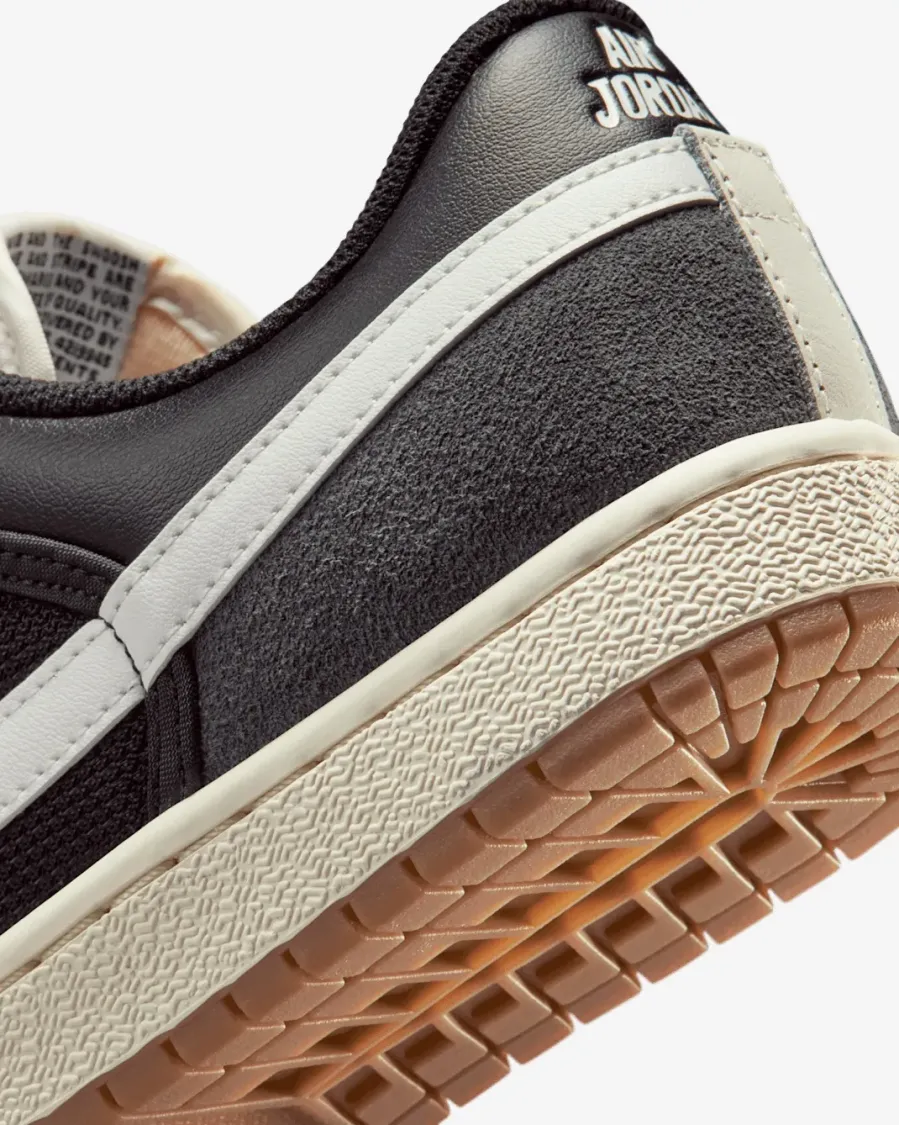 Кросівки Nike Air Jordan Skyline Low IQ0704-001