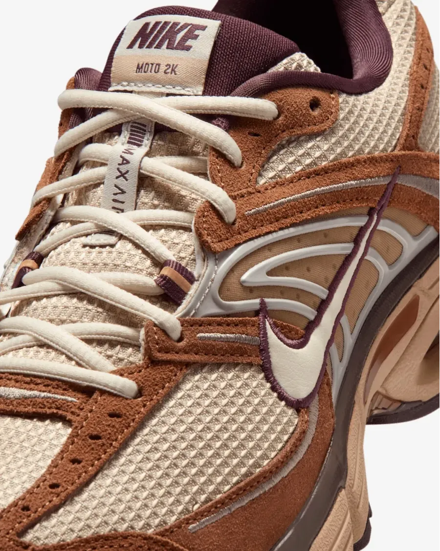Кросівки Nike Air Max Moto 2K IQ3410-281