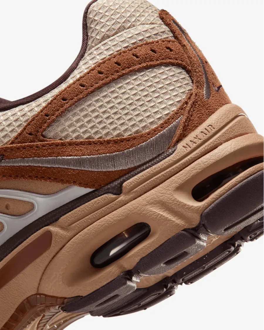 Кросівки Nike Air Max Moto 2K IQ3410-281