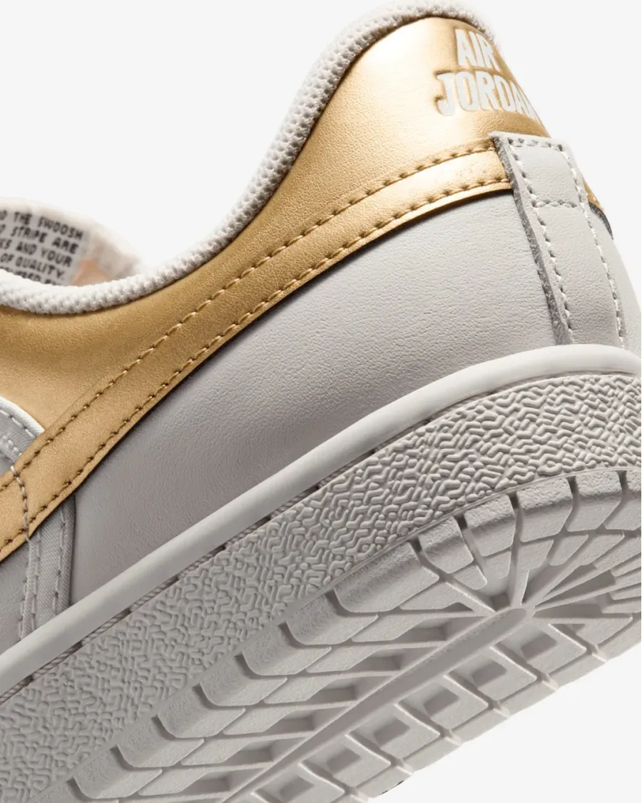 Кросівки Nike Air Jordan Skyline Low IQ6586-100