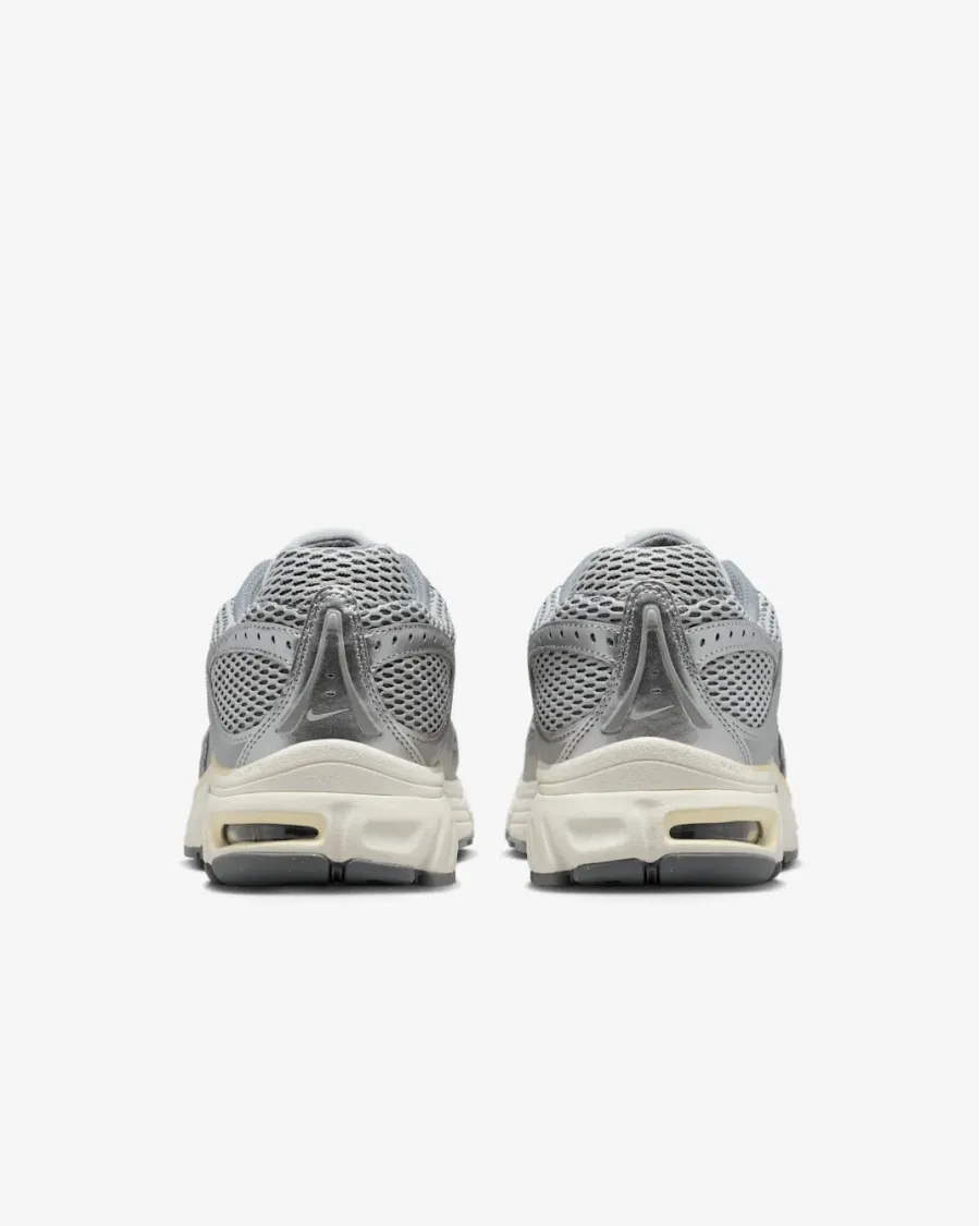 Кросівки Nike Air Max Moto 2K IQ7592-077