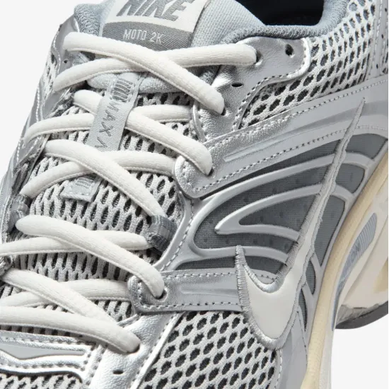Кросівки Nike Air Max Moto 2K IQ7592-077