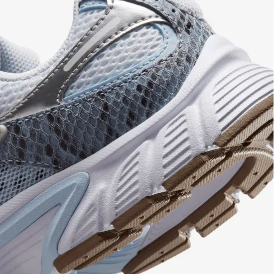 Кросівки Nike V5 RNR Premium IR1381-001