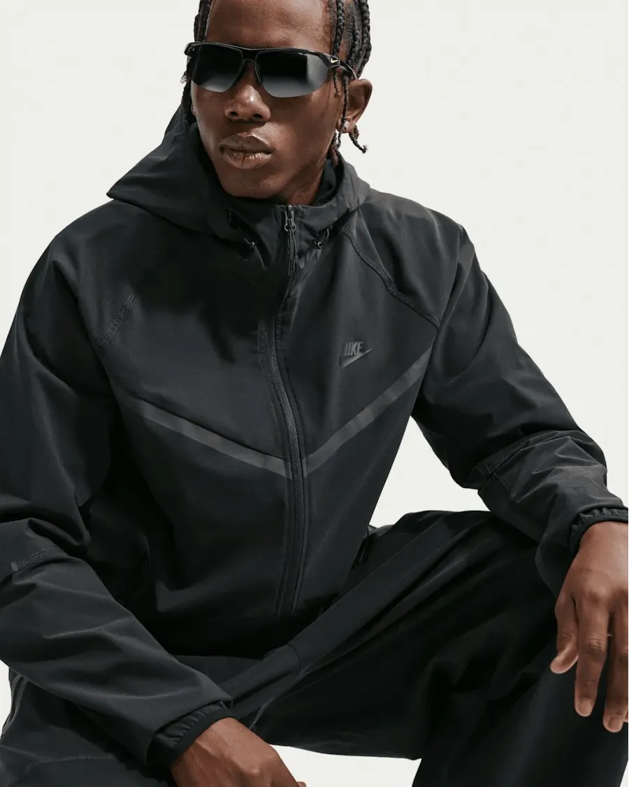 Куртка Nike Tech Dri-FIT Woven Full-Zip Windrunner IU6965-010