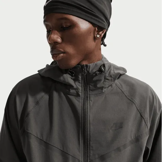 Куртка Nike Tech Dri-FIT Woven Full-Zip Windrunner IU6965-060