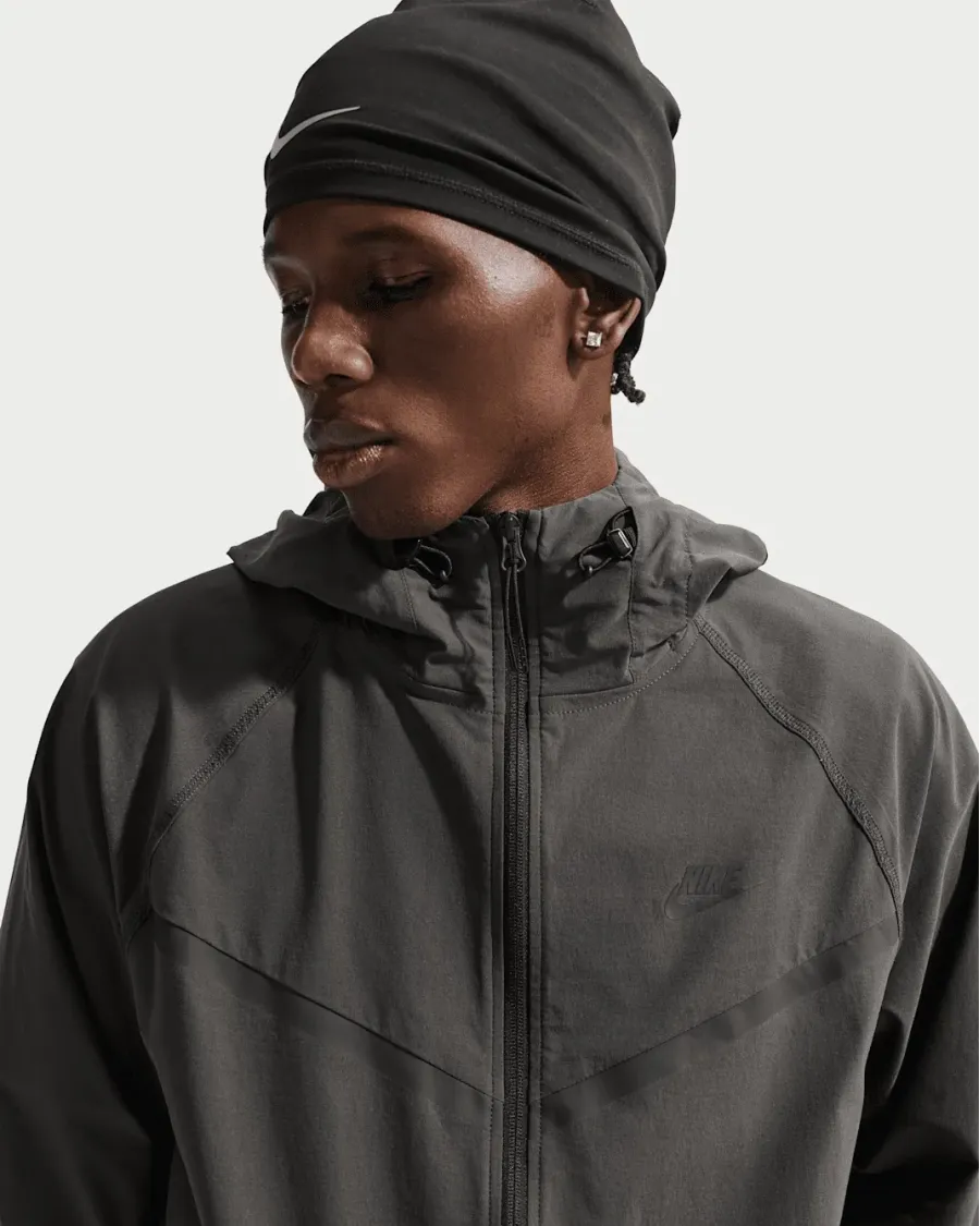 Куртка Nike Tech Dri-FIT Woven Full-Zip Windrunner IU6965-060