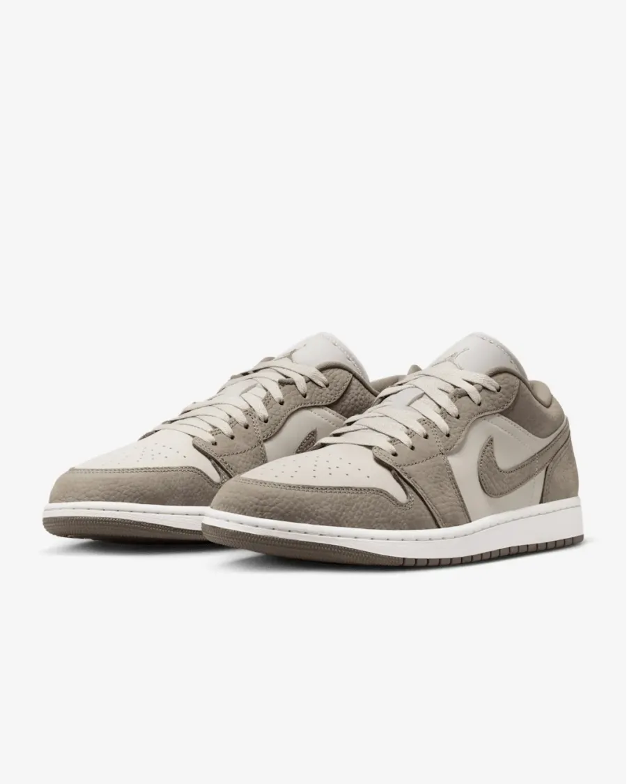 Кросівки Nike Air Jordan 1 Low IU7552-040
