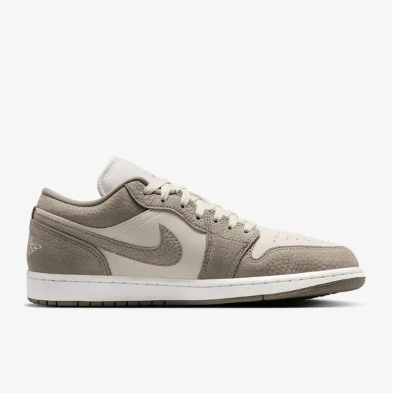 Кросівки Nike Air Jordan 1 Low IU7552-040