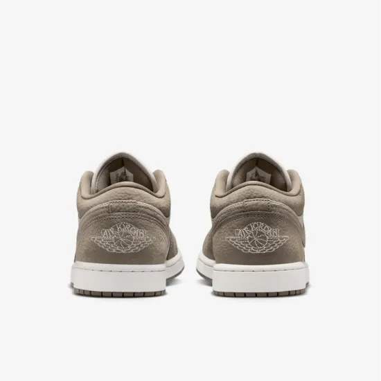 Кросівки Nike Air Jordan 1 Low IU7552-040