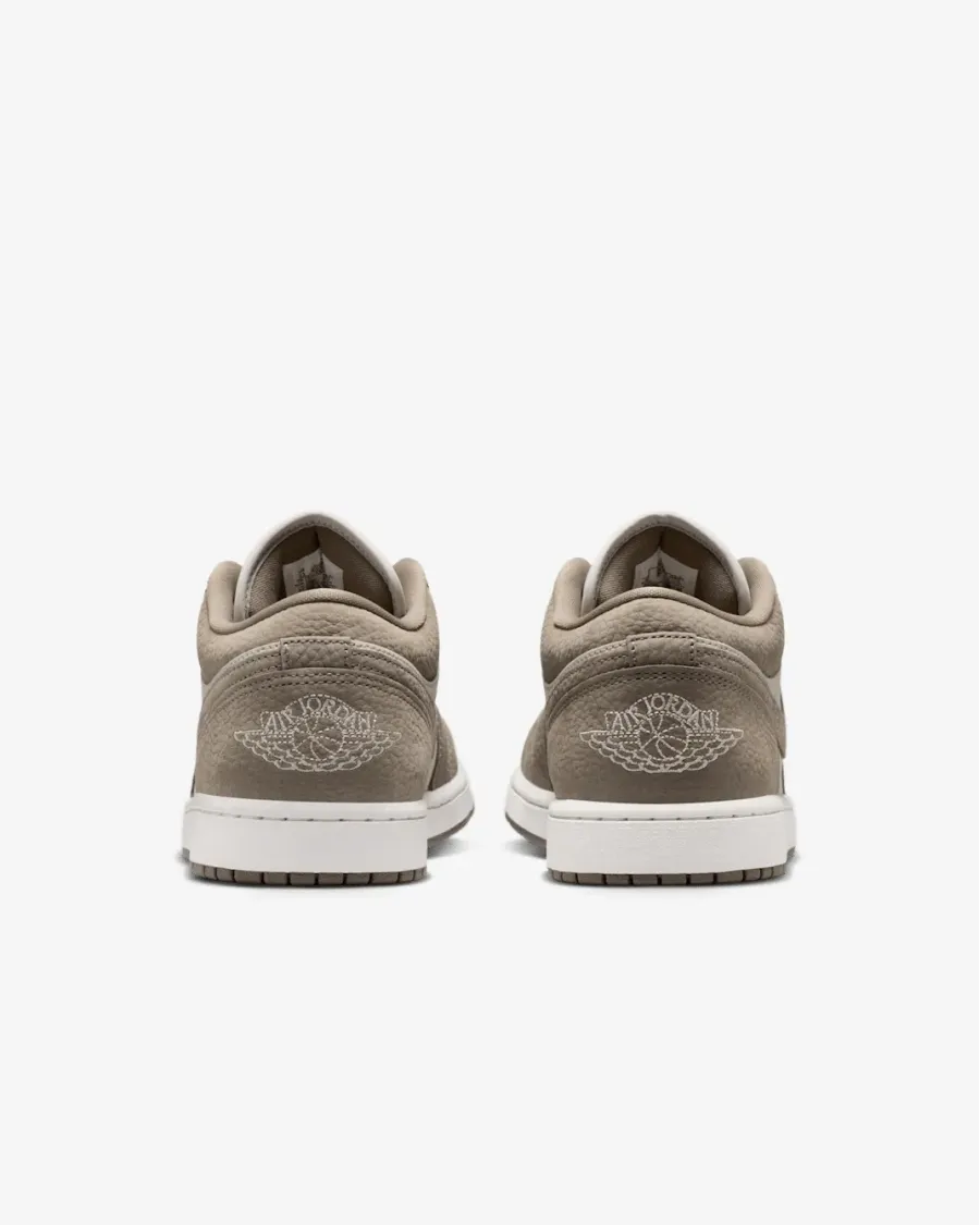 Кросівки Nike Air Jordan 1 Low IU7552-040
