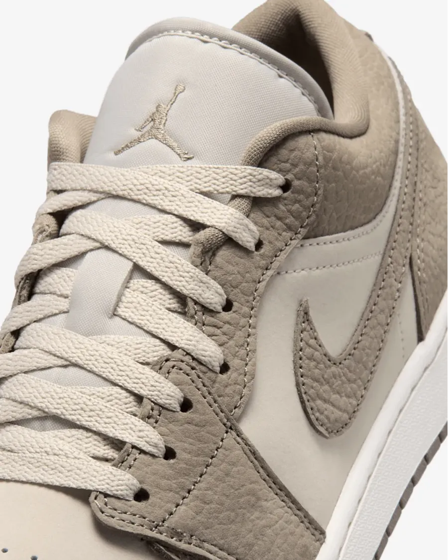 Кросівки Nike Air Jordan 1 Low IU7552-040