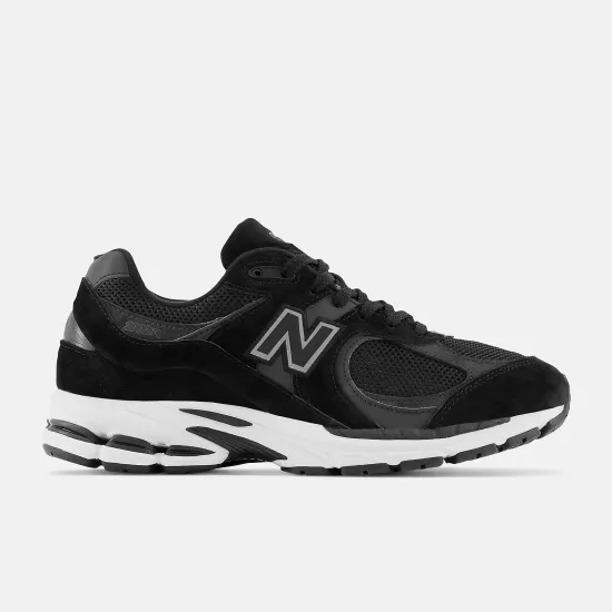Кросівки New Balance 2002R M2002RBK