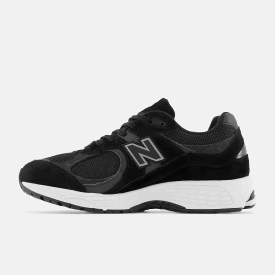 Кросівки New Balance 2002R M2002RBK