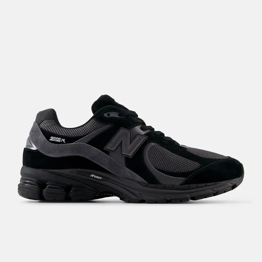 Кросівки New Balance 2002R M2002RBL