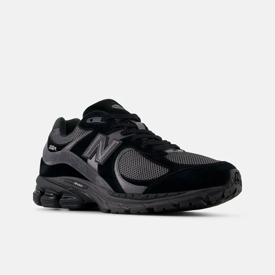 Кросівки New Balance 2002R M2002RBL