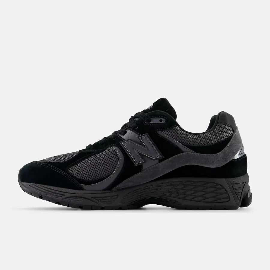 Кросівки New Balance 2002R M2002RBL