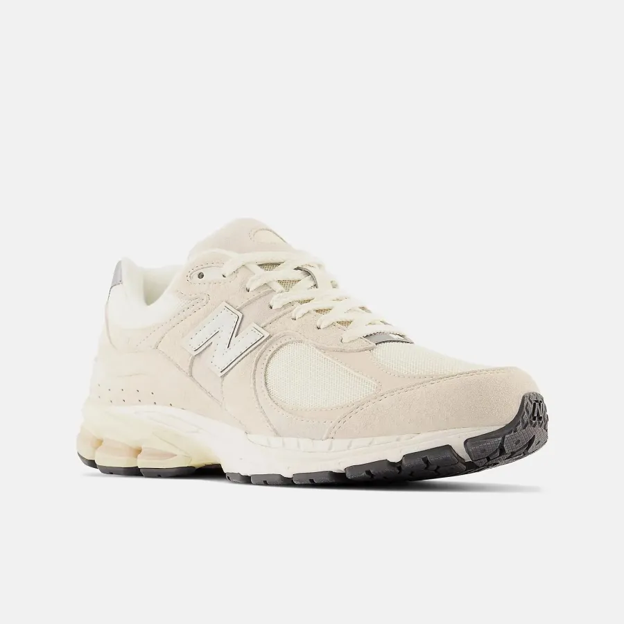 Кросівки New Balance 2002R M2002RCC