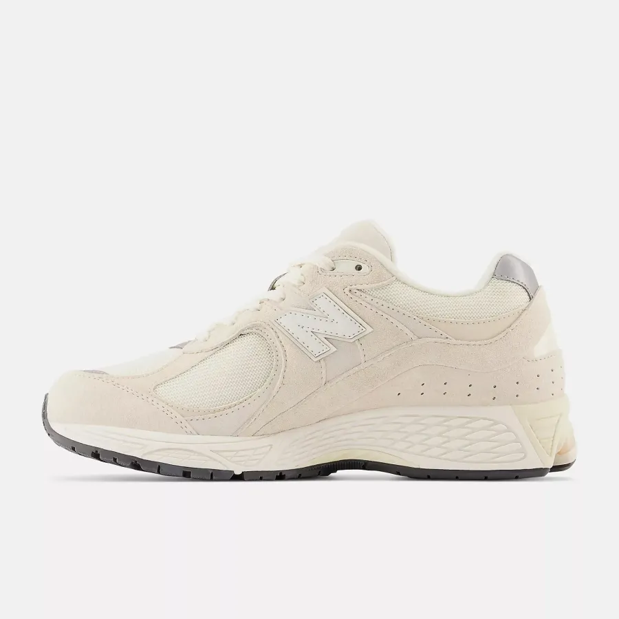 Кросівки New Balance 2002R M2002RCC
