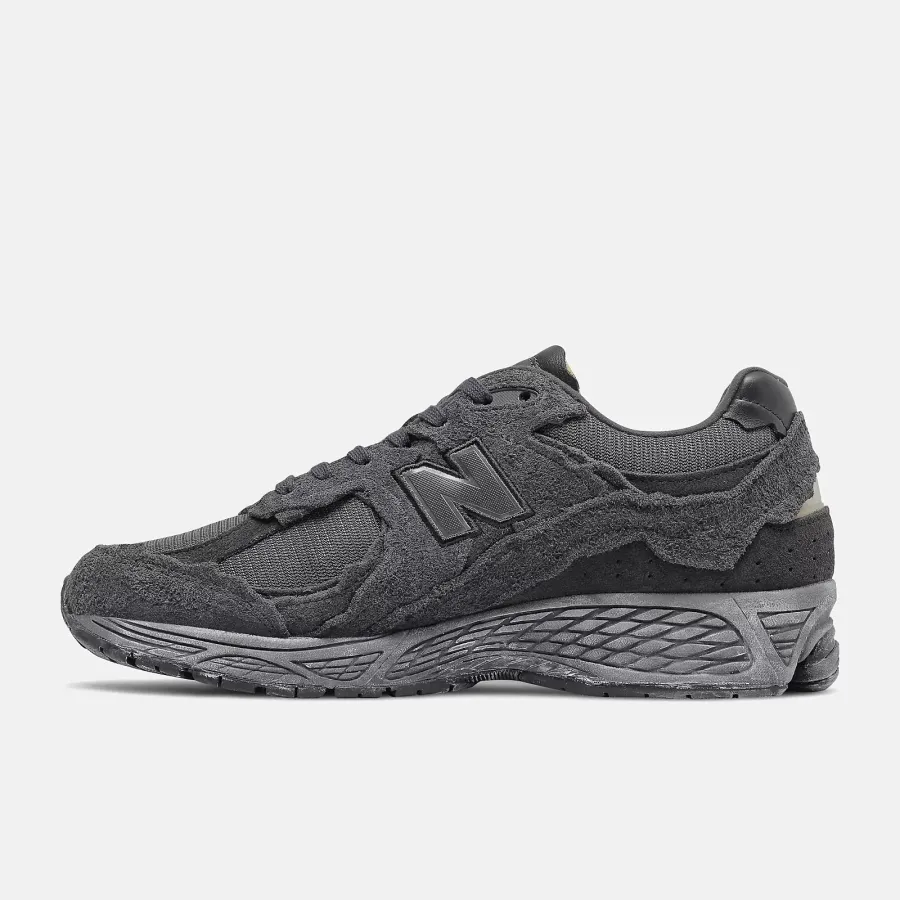 Кросівки New Balance 2002R M2002RDB