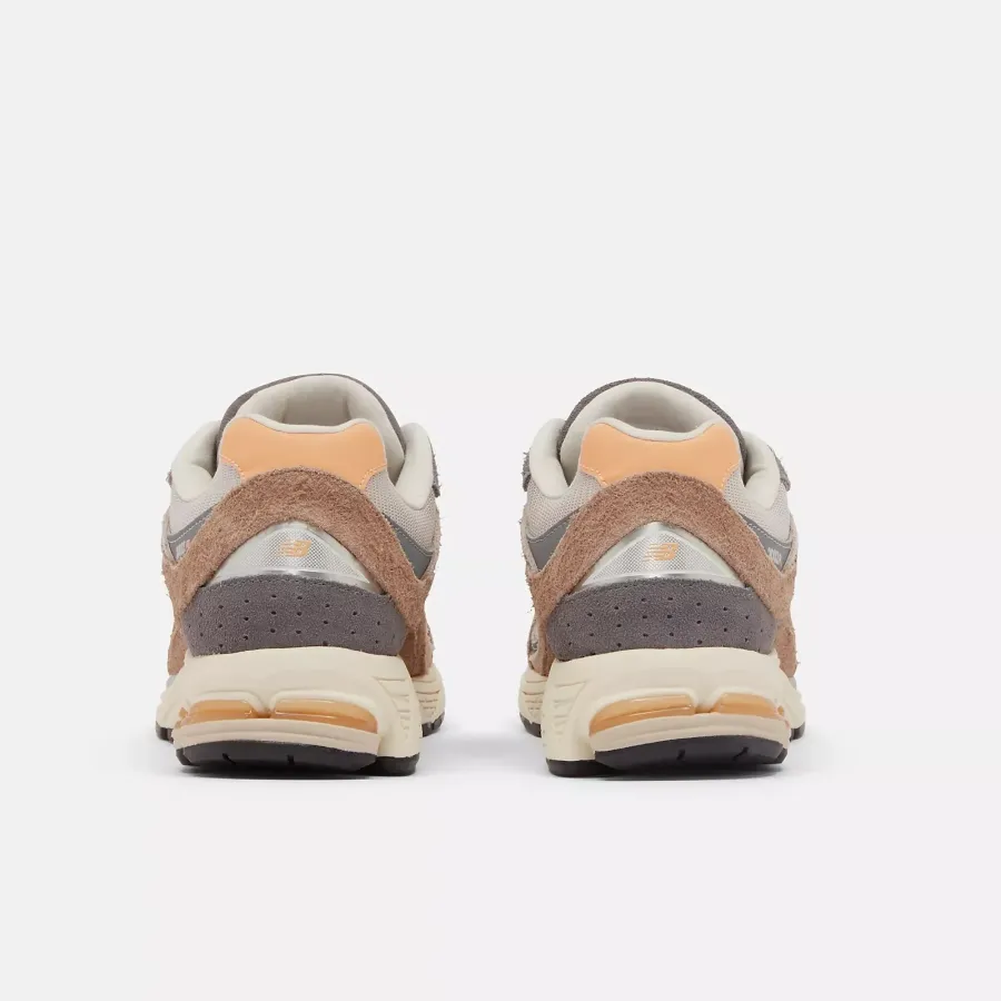 Кросівки New Balance 2002R M2002REJ