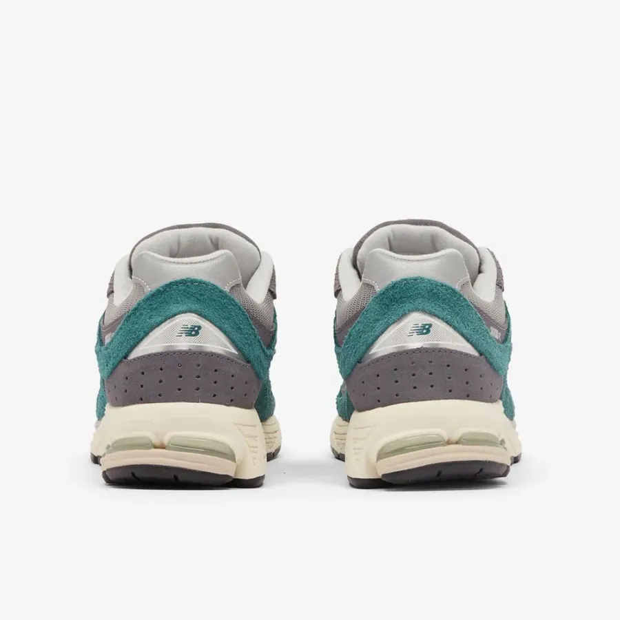 Кросівки New Balance 2002R M2002REM
