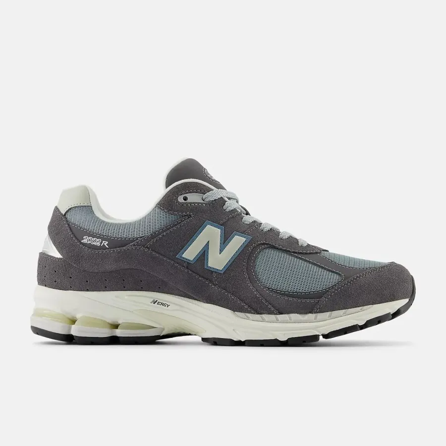 Кросівки New Balance 2002R M2002RFB
