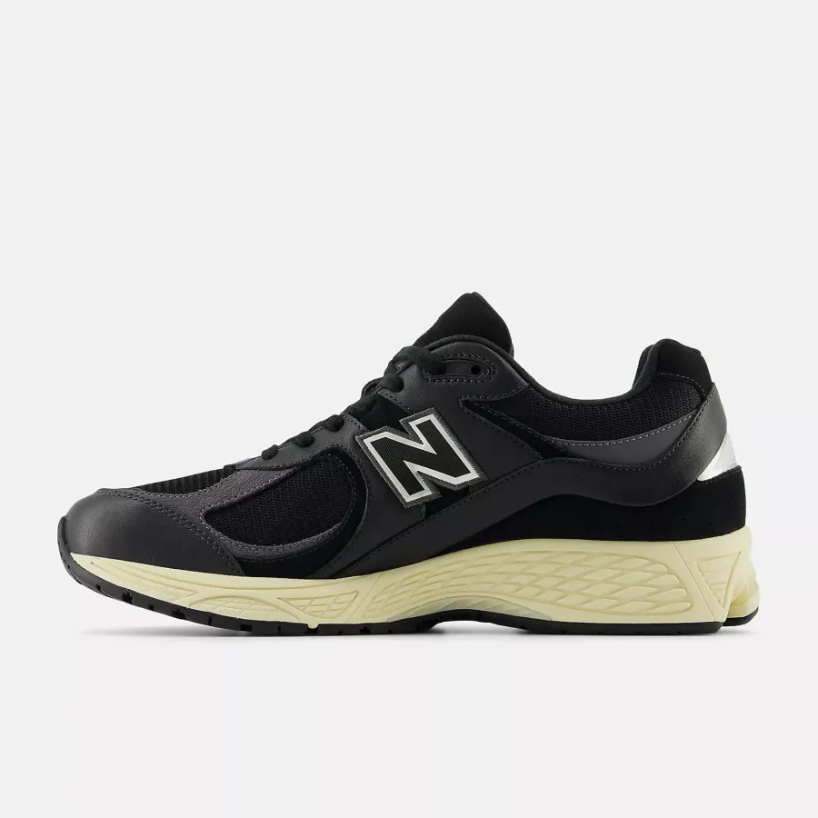 Кросівки New Balance 2002R M2002RIB