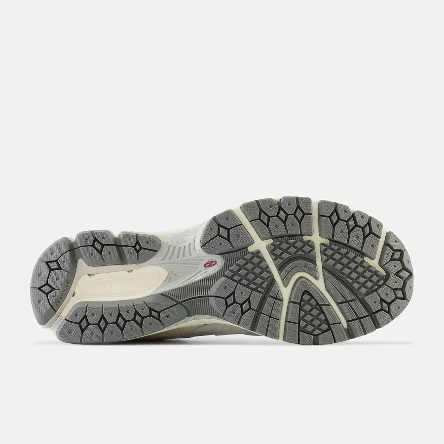 Кросівки New Balance 2002R M2002RLN
