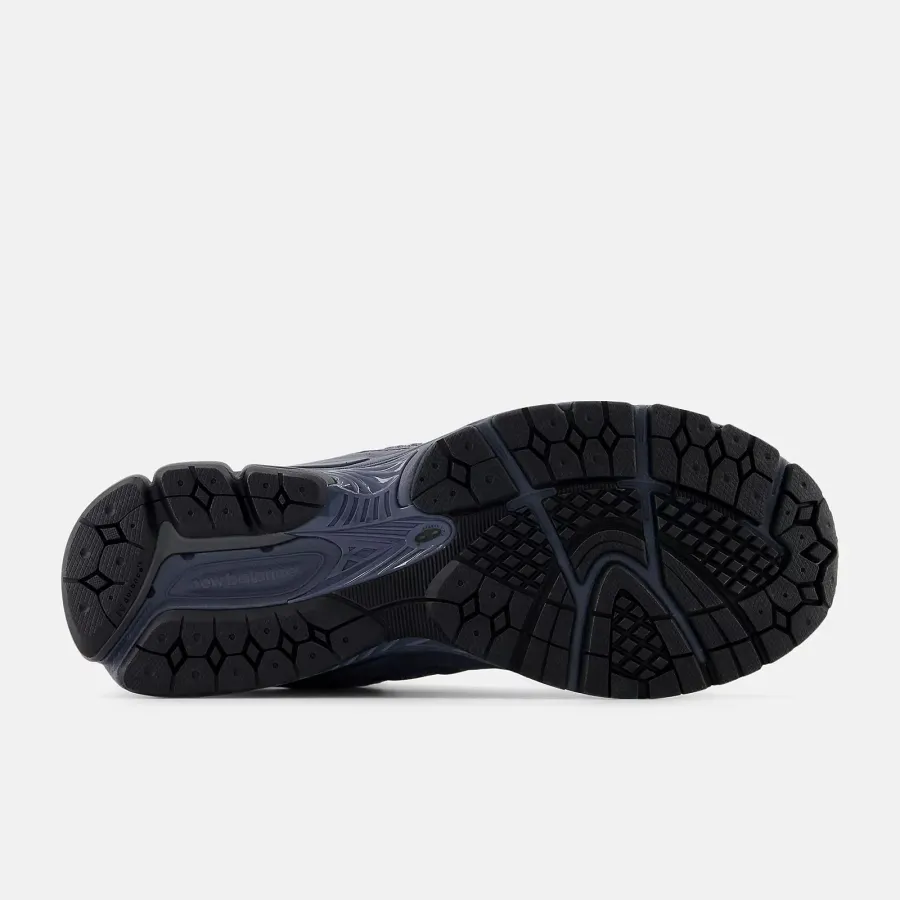 Кросівки New Balance 2002R M2002RPH