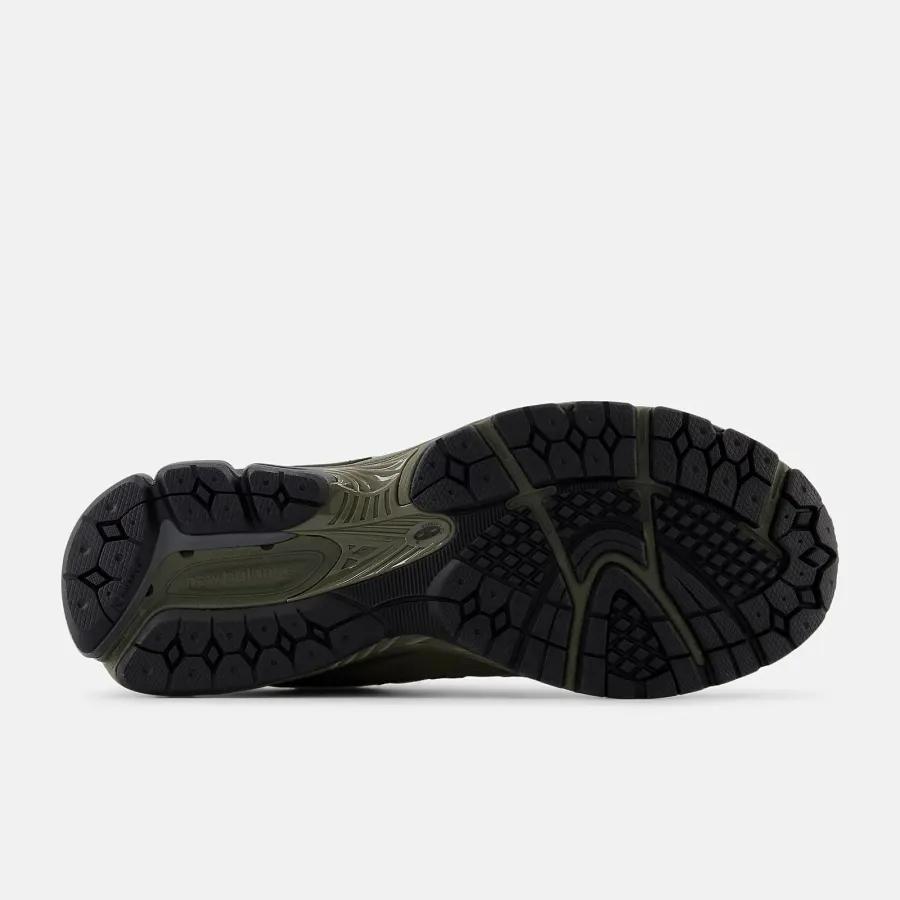 Кросівки New Balance 2002R M2002RPK