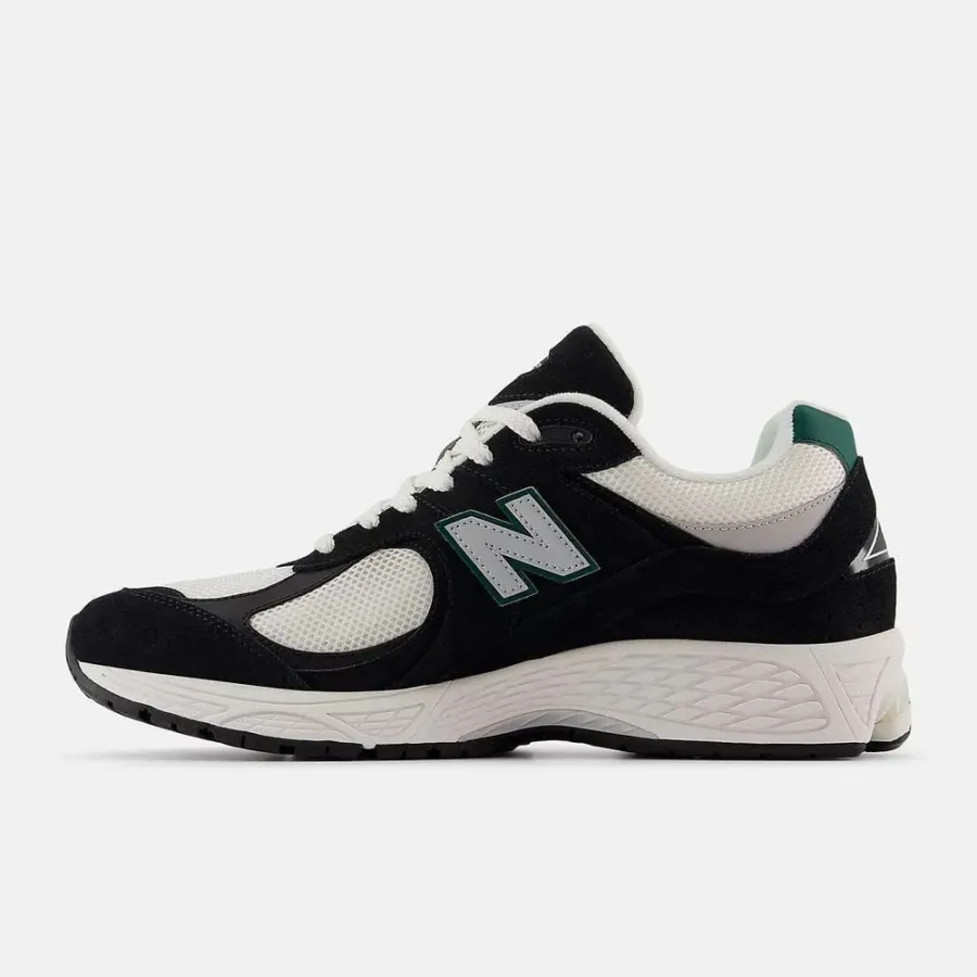 Кросівки New Balance 2002R M2002RRA