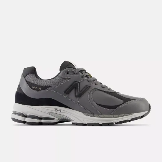 Кросівки New Balance 2002R M2002RVG