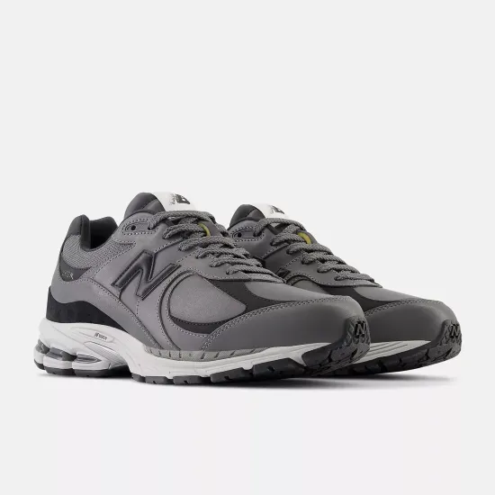 Кросівки New Balance 2002R M2002RVG