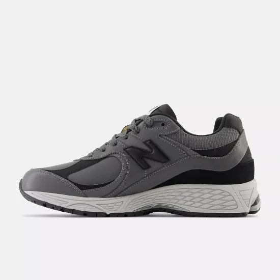 Кросівки New Balance 2002R M2002RVG