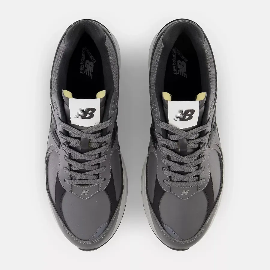 Кросівки New Balance 2002R M2002RVG