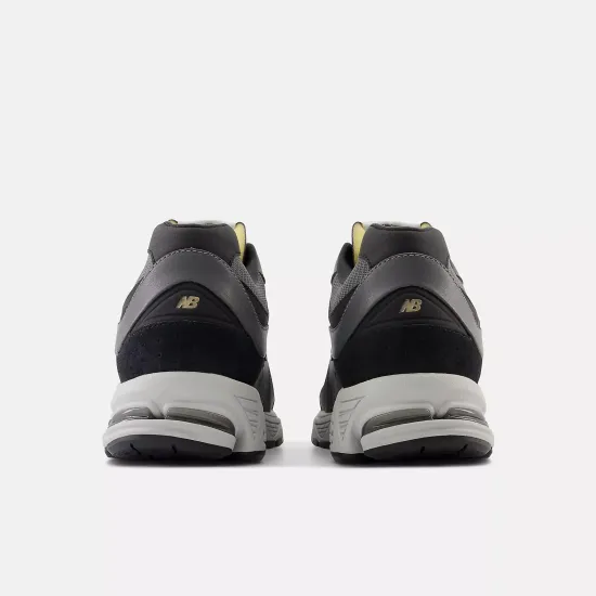 Кросівки New Balance 2002R M2002RVG