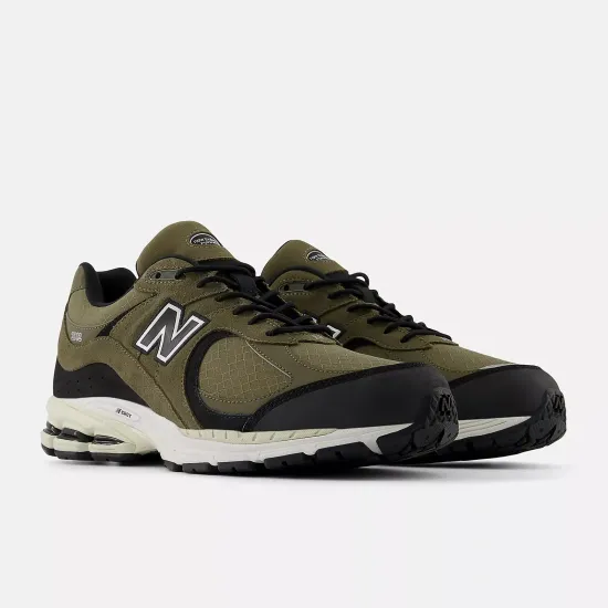 Кросівки New Balance 2002R Gore-Tex M2002RXU