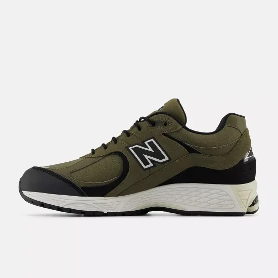 Кросівки New Balance 2002R Gore-Tex M2002RXU
