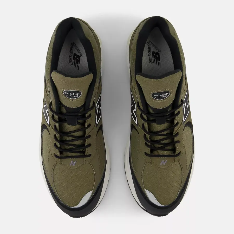 Кросівки New Balance 2002R Gore-Tex M2002RXU
