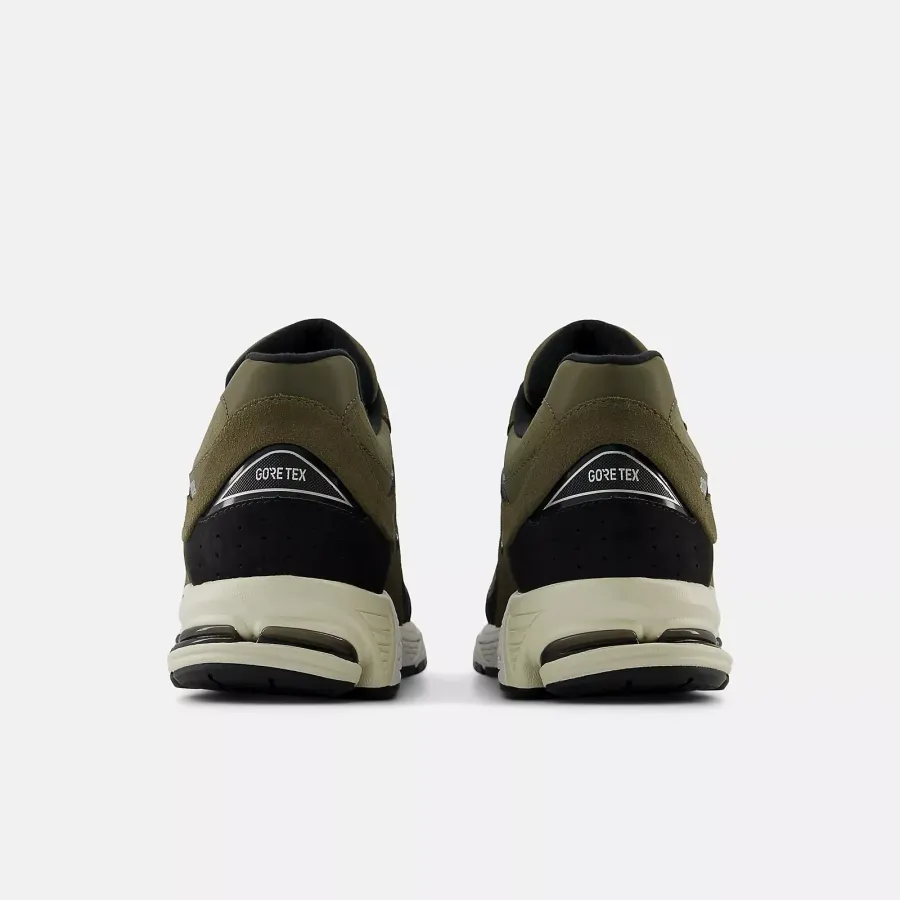 Кросівки New Balance 2002R Gore-Tex M2002RXU