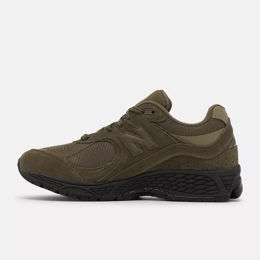 Кросівки New Balance 2002R M2002RZC