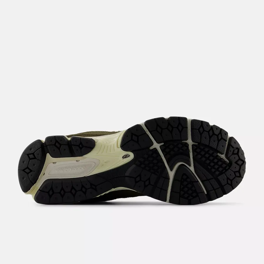 Кросівки New Balance 2002R M2002RZD