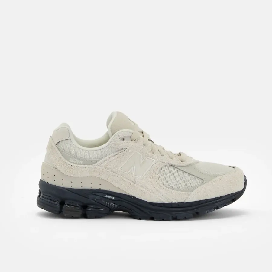 Кросівки New Balance 2002R M2002RZL