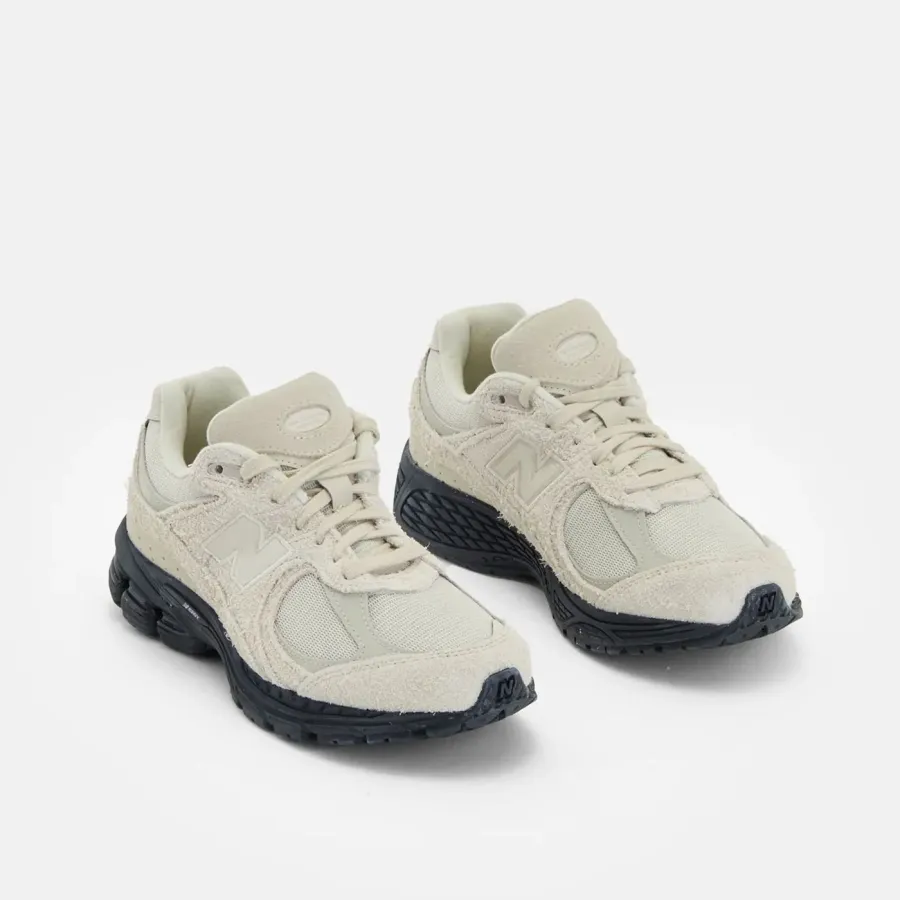 Кросівки New Balance 2002R M2002RZL